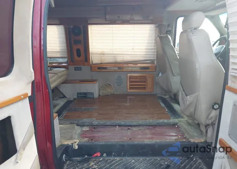 1998 Ford E-150 Recreational z USA, uszkodzony, nr VIN 1FDRE14LXWHA14349